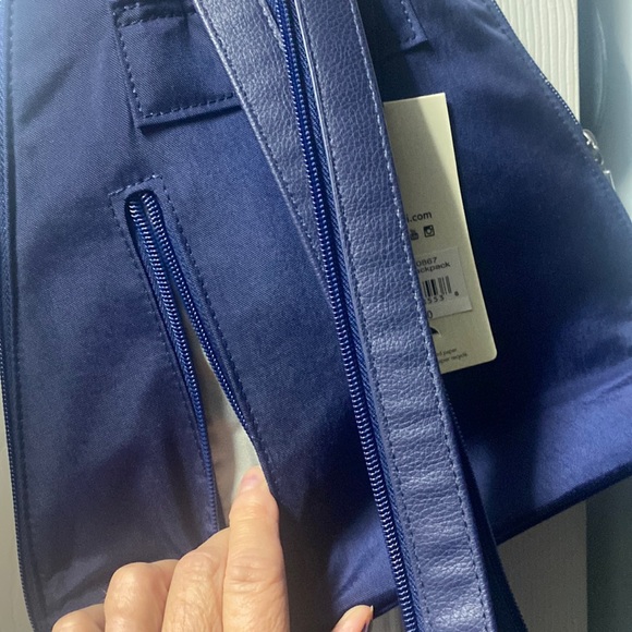 💙🆕Baggallini MM Metro Backpack, Blue - Picture 5 of 8